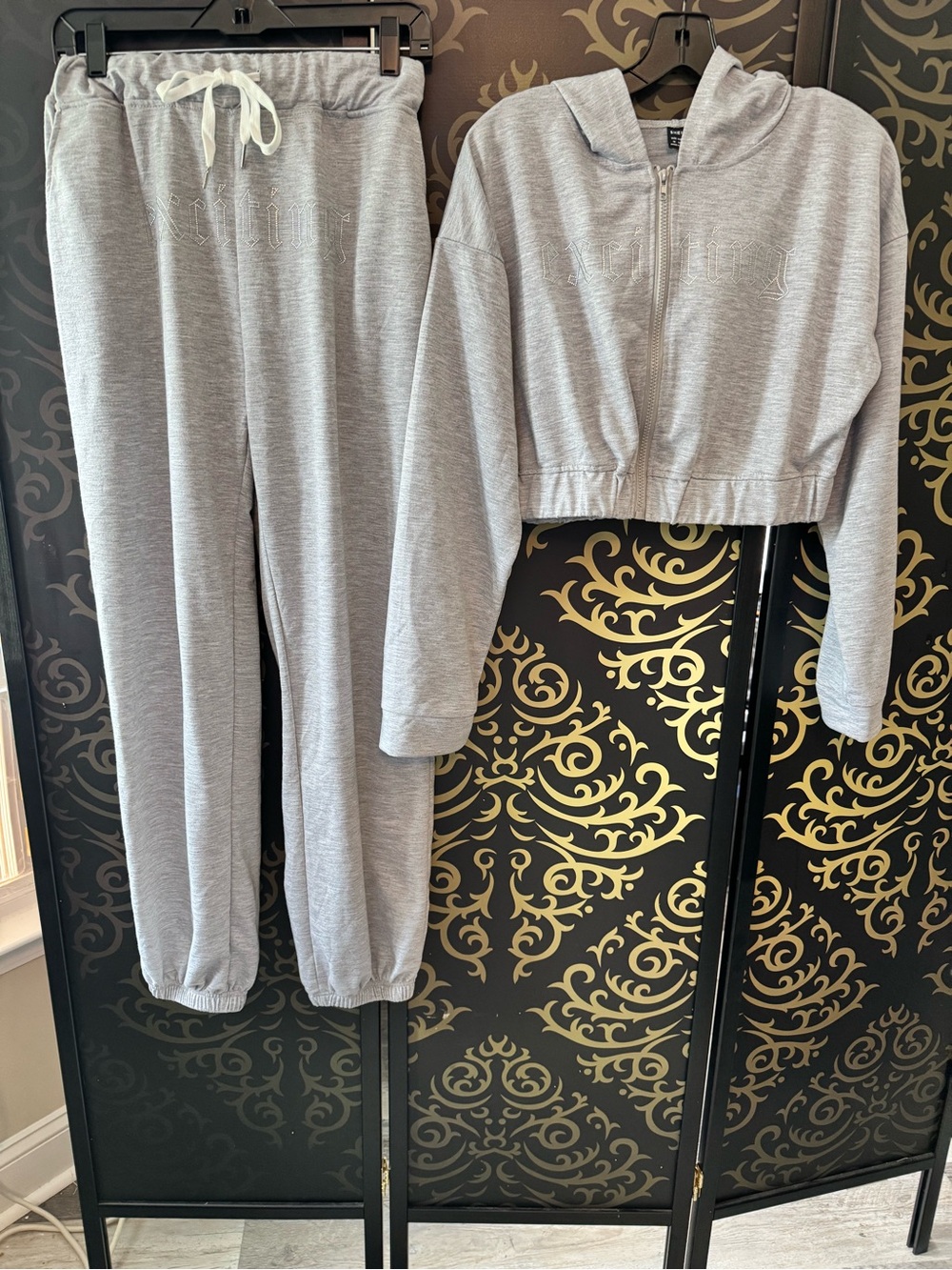 SHEIN Light Gray Cropped Zip Hoodie & Drawstring Sweatpants Set